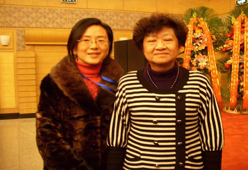 足春堂顧芹與反射學(xué)專家袁方在全國(guó)反射療法研討會(huì)現(xiàn)場(chǎng)